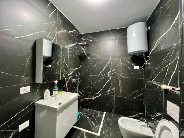 Tirane, jepet me qera apartament 1+1 Kati 3, 74 m² 500 € (Shkolla e Baletit)