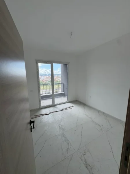 Tirane, jepet me qera apartament 2+1 Kati 4, 120 m² 500 € (Golden Hands 2)