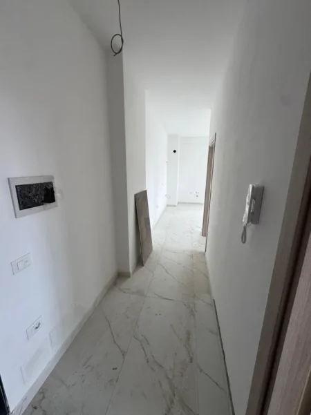 Tirane, jepet me qera apartament 2+1 Kati 4, 120 m² 500 € (Golden Hands 2)
