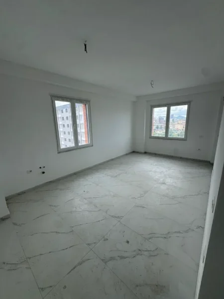 Tirane, jepet me qera apartament 2+1 Kati 4, 120 m² 500 € (Golden Hands 2)