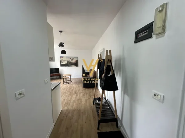 Tirane, jepet me qera apartament 1+1+Ballkon Kati 2, 60 m² 640 € (RRUGICA E SALES)
