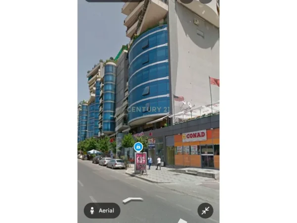 Tirane, jepet me qera zyre , 290 m² 3.000 € 