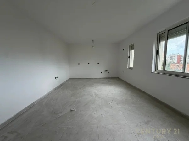 Tirane, shitet apartament 2+1+Ballkon Kati 6, 96 m² 