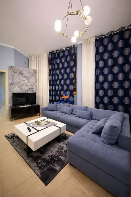 Tirane, jepet me qera apartament 1+1+Ballkon Kati 1, 55 m² 450 € 