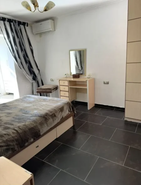 Tirane, jepet me qera apartament 2+1 Kati 5, 75 m² 600 € (Rruga Bardhyl)