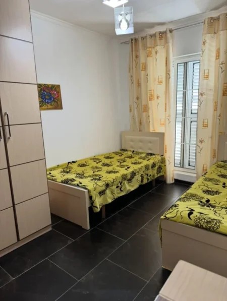 Tirane, jepet me qera apartament 2+1 Kati 5, 75 m² 600 € (Rruga Bardhyl)