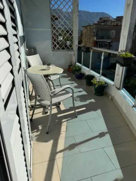 Tirane, jepet me qera apartament 2+1 Kati 5, 75 m² 600 € (Rruga Bardhyl)