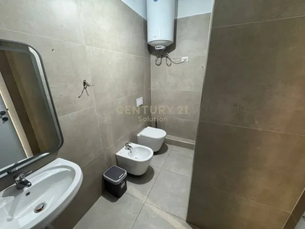 Tirane, shitet apartament 1+1+Ballkon Kati 1, 85 m² 160.000 € 