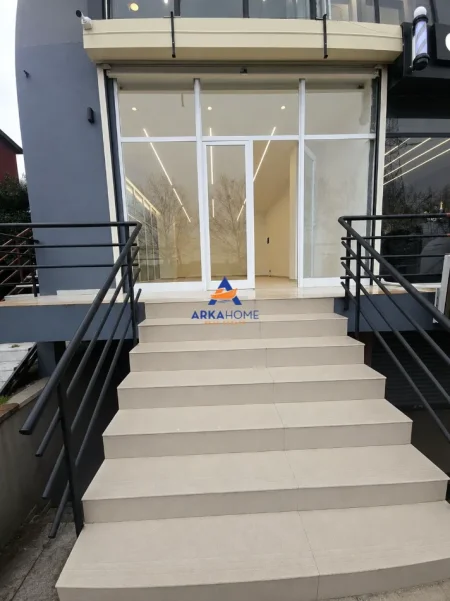 Tirane, jepet me qera ambjent biznesi Kati 0, 70 m² 650 € 