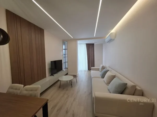 Tirane, jepet me qera apartament 1+1+Ballkon Kati 9, 75 m² 850 € 