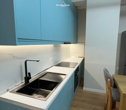 Tirane, jepet me qera apartament 2+1 Kati 7, 86 m² 680 € (Rrruga 5 Maj)