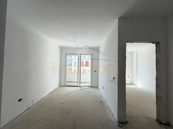 Tirane, shitet apartament 1+1 Kati 4, 57 m² 77.000 € (UNIVERS CITY , QTU)