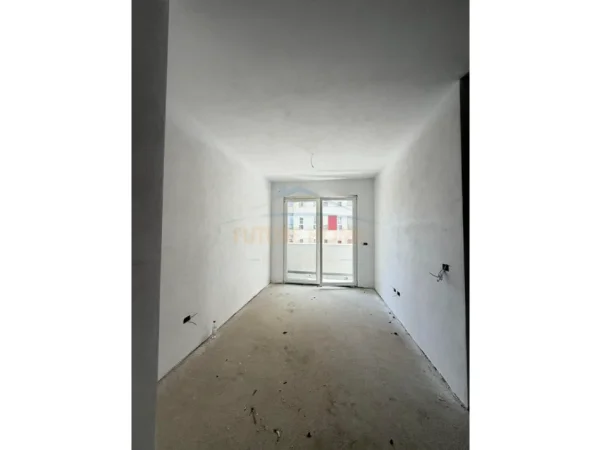 Tirane, shitet apartament 1+1 Kati 4, 57 m² 77.000 € (UNIVERS CITY , QTU)