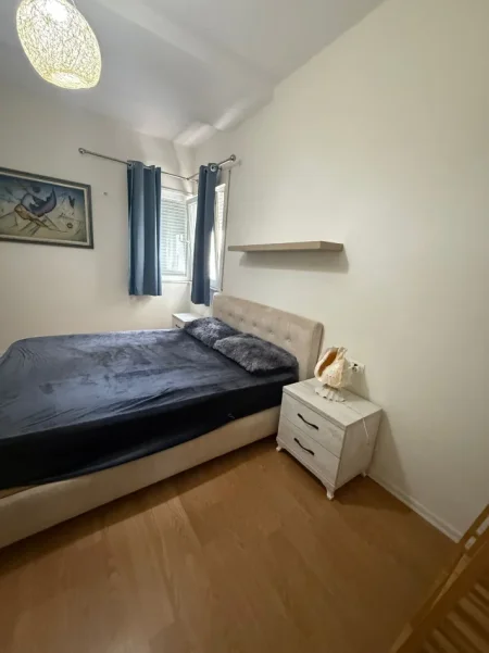 Tirane, jepet me qera apartament 1+1 Kati 5, 70 m² 500 € (Materniteti i Ri ne Brryl)