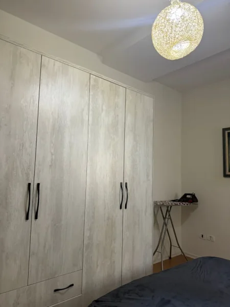 Tirane, jepet me qera apartament 1+1 Kati 5, 70 m² 500 € (Materniteti i Ri ne Brryl)