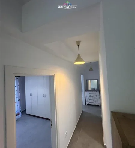 Tirane, jepet me qera apartament 2+1 Kati 3, 80 m² 820 € (kodra e diellit 1)