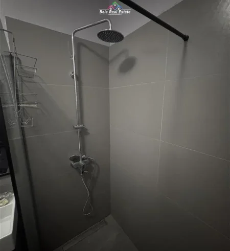 Tirane, jepet me qera apartament 2+1 Kati 3, 80 m² 820 € (kodra e diellit 1)