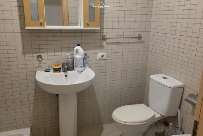 Tirane, jepet me qera zyre Kati 2, 103 m² 670 € (frosina plaku)
