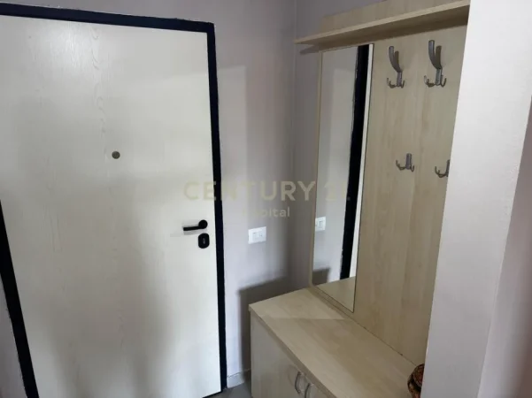 Tirane, jepet me qera apartament 2+1+Ballkon Kati 5, 96 m² 650 € (qsut)