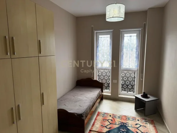 Tirane, jepet me qera apartament 2+1+Ballkon Kati 5, 96 m² 650 € (qsut)