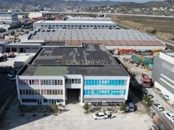 Tirane, shitet magazine Kati 0, 4.200 m² (Rinas)