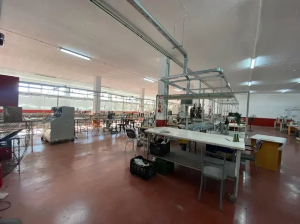 Tirane, shitet magazine Kati 0, 4.200 m² (Rinas)