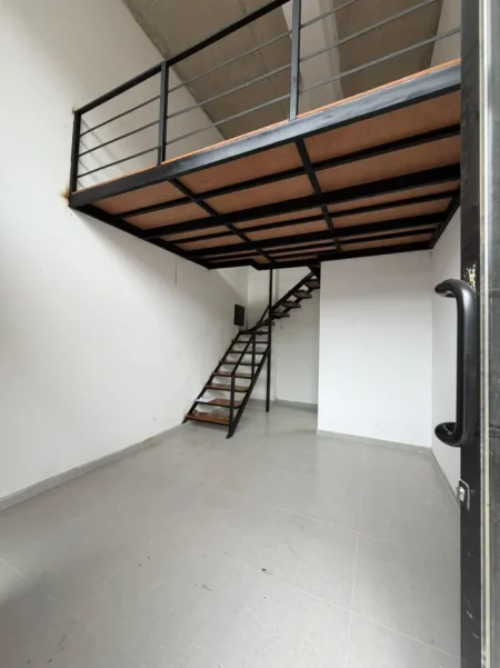 Tirane, jepet me qera ambjent biznesi Kati 0, 20 m² 550 € (Rruga Hyqmet Delvina)