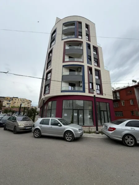 Tirane, jepet me qera ambjent biznesi Kati 0, 20 m² 550 € (Rruga Hyqmet Delvina)