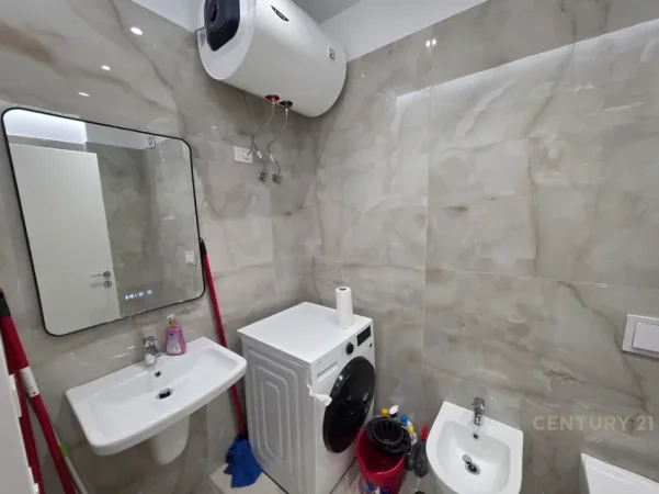 Tirane, jepet me qera apartament 1+1 Kati 9, 75 m² 850 € (mine peza)