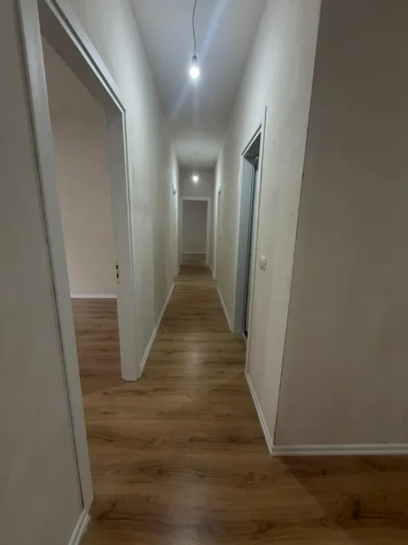 Tirane, shitet apartament 3+1 Kati 5, 125 m² 385.000 € (Komuna e Parisit)