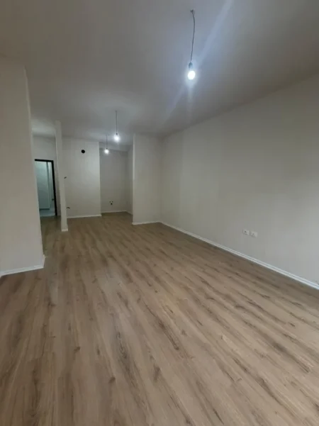 Tirane, shitet apartament 3+1 Kati 5, 125 m² 385.000 € (Komuna e Parisit)