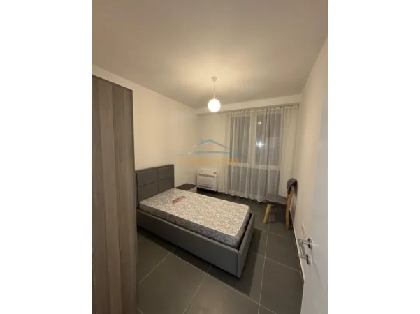 Tirane, jepet me qera apartament 2+1+Ballkon Kati 2, 85 m² 520 € (Rruga 5 Maj)