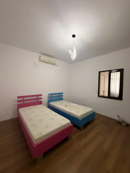 Tirane, jepet me qera apartament 2+1 Kati 2, 100 m² 650 € (Don Bosko)