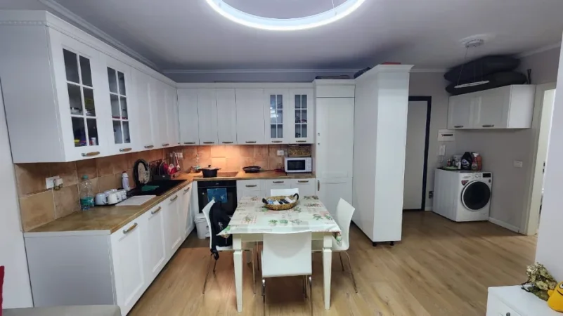 Tirane, shitet apartament 1+1 Kati 5, 69 m² 135.000 € (Yzberisht)
