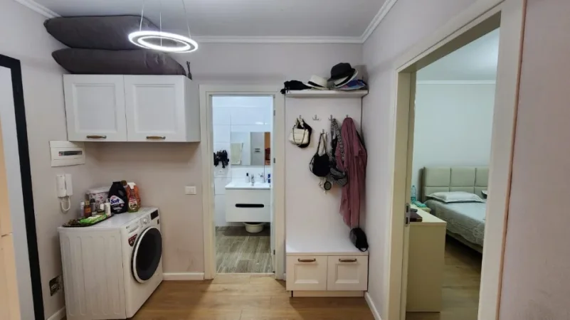 Tirane, shitet apartament 1+1 Kati 5, 69 m² 135.000 € (Yzberisht)