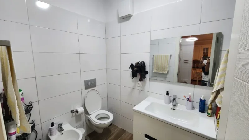 Tirane, shitet apartament 1+1 Kati 5, 69 m² 135.000 € (Yzberisht)