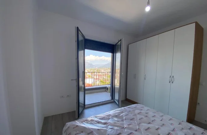 Tirane, jepet me qera apartament 2+1 Kati 5, 85 m² 450 € (Paskuqan)