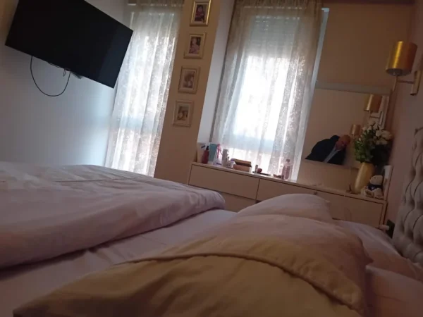 Tirane, jepet me qera ambjent biznesi Kati 4, 130 m² 1.000 € (Dupleks 3 1 Rruga 5 Maji)