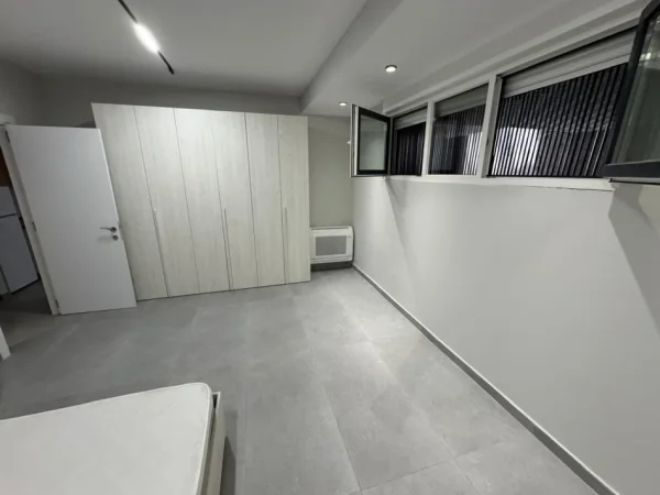 Tirane, jepet me qera apartament 1+1 Kati 1, 60 m² 400 € (Shkolla E Bashkuar)