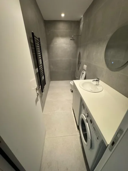 Tirane, jepet me qera apartament 1+1 Kati 1, 60 m² 400 € (Shkolla E Bashkuar)