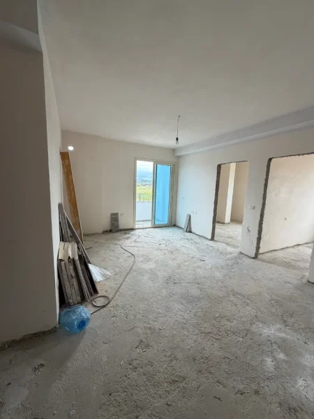 Durres, shitet apartament 2+1+Ballkon Kati 2, 70 m² 80.000 € (Qerret kavaje)