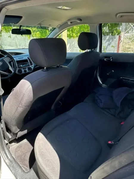 Durres, shes makine Shitet hyundai Benzin+Gaz, e bardhë manuale 3.500 €