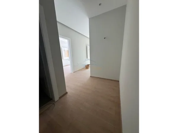 Tirane, shitet apartament 1+1 Kati 6, 74 m² 144.000 € (5 Maji)