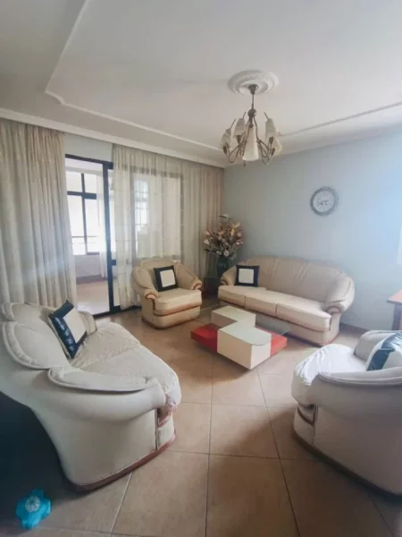 Tirane, jepet me qera apartament 2+1 Kati 8, 90 m² 400 € (Kinostudio)