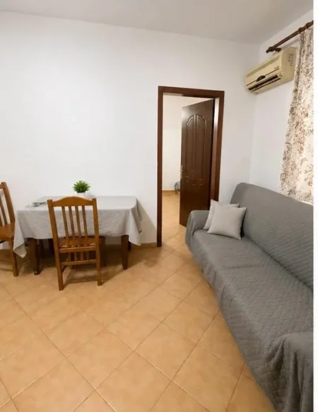 Tirane, jepet me qera apartament 1+1 Kati 4, 68 m² 400 € (Rruga E Durresit)
