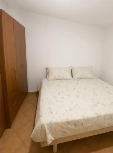 Tirane, jepet me qera apartament 1+1 Kati 4, 68 m² 400 € (Rruga E Durresit)
