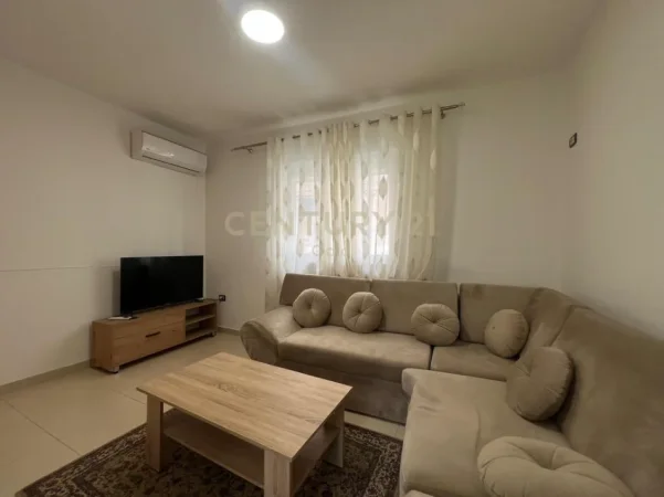Tirane, jepet me qera apartament 1+1 Kati 2, 60 m² 600 € (rruga fortuzi)