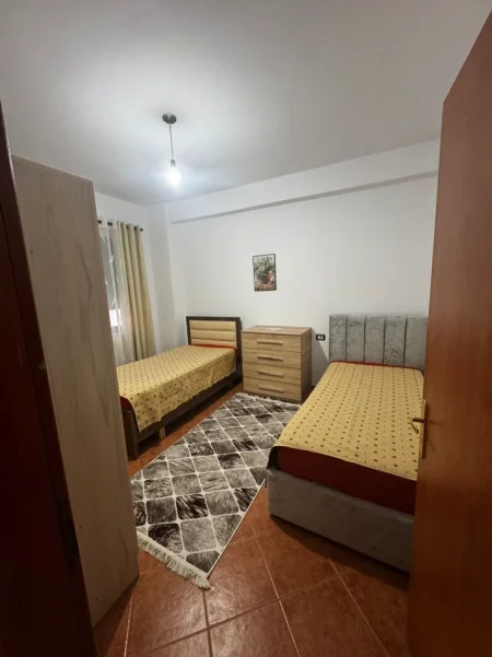 Tirane, shitet apartament 2+1+Ballkon Kati 5, 103 m² 155.000 € (Yzberisht, Tek Nela 6)