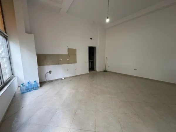 Tirane, shitet ambjent biznesi Kati 1, 73 m² 135.000 € (Astir)