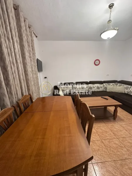 Tirane, jepet me qera apartament 1+1 Kati 4, 64 m² 450 € (Apartament 11aneks Rruga Bardhyl)